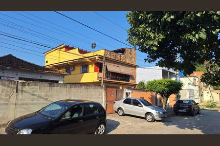 Casa à venda com 360m², 3 quartos e 8 vagas Casa à venda com 360m², 3 quartos e 8 vagasFachada