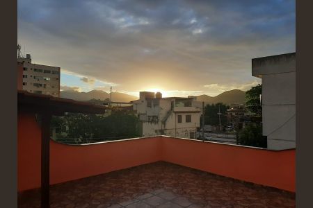 Casa à venda com 360m², 3 quartos e 8 vagas Casa à venda com 360m², 3 quartos e 8 vagasÁrea externa