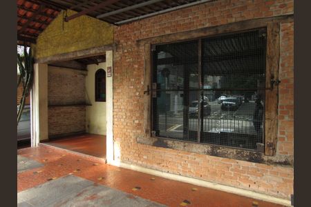 Casa à venda com 300m², 1 quarto e 3 vagasFachada - Garagem