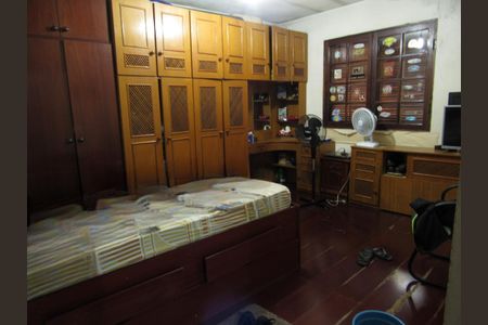 Casa à venda com 300m², 1 quarto e 3 vagas Casa à venda com 300m², 1 quarto e 3 vagasQuarto