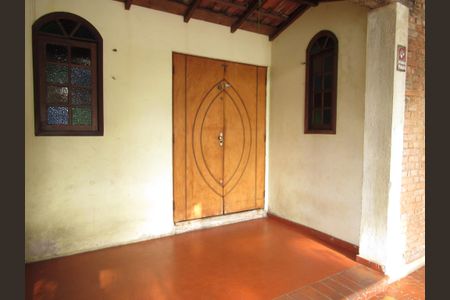 Casa à venda com 300m², 1 quarto e 3 vagasFachada - Garagem