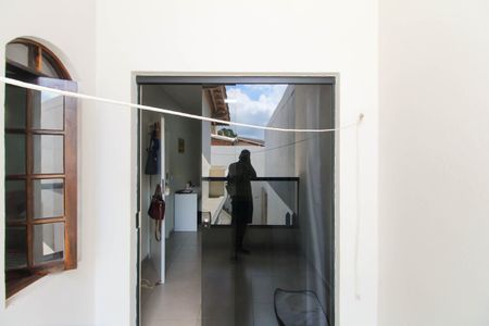 Casa à venda com 145m², 3 quartos e 2 vagas Casa à venda com 145m², 3 quartos e 2 vagasVaranda