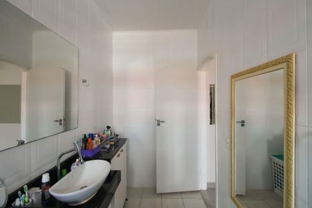 Casa à venda com 145m², 3 quartos e 2 vagas Casa à venda com 145m², 3 quartos e 2 vagasBanheiro da Suíte