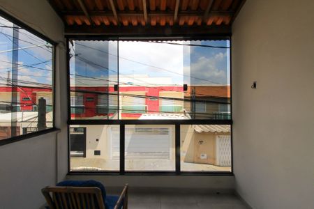 Casa à venda com 145m², 3 quartos e 2 vagas Casa à venda com 145m², 3 quartos e 2 vagasVaranda