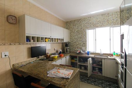 Casa à venda com 145m², 3 quartos e 2 vagas Casa à venda com 145m², 3 quartos e 2 vagasCozinha
