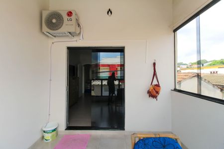 Casa à venda com 145m², 3 quartos e 2 vagas Casa à venda com 145m², 3 quartos e 2 vagasVaranda