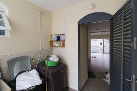 Casa à venda com 145m², 3 quartos e 2 vagas Casa à venda com 145m², 3 quartos e 2 vagasÁrea de Serviço