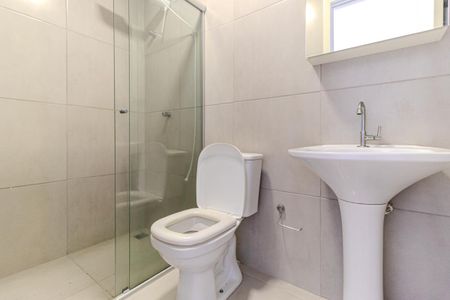 Banheiro de kitnet/studio para alugar com 1 quarto, 22m² em República, São Paulo