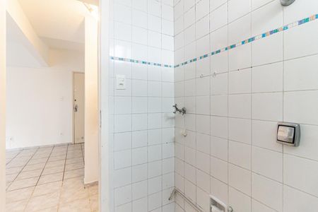 Banheiro de kitnet/studio para alugar com 1 quarto, 31m² em Higienópolis, São Paulo