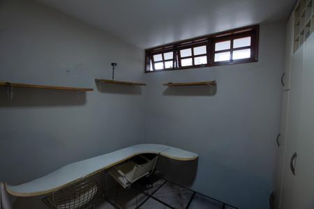 Casa à venda com 402m², 3 quartos e 5 vagasQuarto de serviço