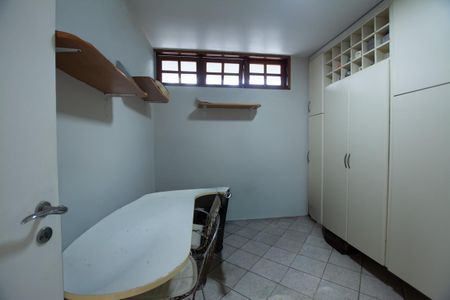 Casa à venda com 402m², 3 quartos e 5 vagasQuarto de serviço