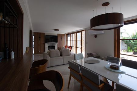 Casa à venda com 402m², 3 quartos e 5 vagasSala