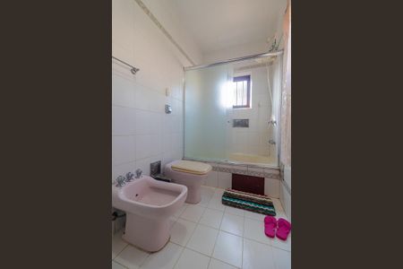 Casa para alugar com 206m², 4 quartos e 5 vagas Casa para alugar com 206m², 4 quartos e 5 vagasBanheiro/Suite