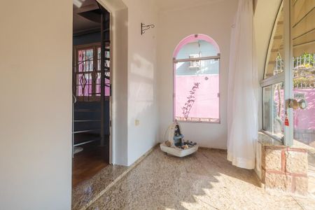 Casa para alugar com 206m², 4 quartos e 5 vagas Casa para alugar com 206m², 4 quartos e 5 vagasVaranda/Sala