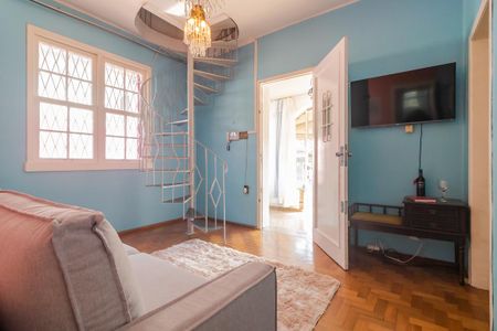 Casa para alugar com 206m², 4 quartos e 5 vagas Casa para alugar com 206m², 4 quartos e 5 vagasSala