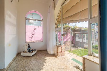 Casa para alugar com 206m², 4 quartos e 5 vagas Casa para alugar com 206m², 4 quartos e 5 vagasVaranda/Sala