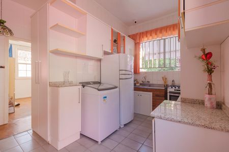 Casa para alugar com 206m², 4 quartos e 5 vagas Casa para alugar com 206m², 4 quartos e 5 vagasCozinha