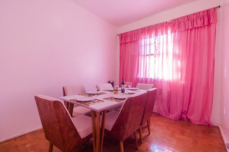 Casa para alugar com 206m², 4 quartos e 5 vagas Casa para alugar com 206m², 4 quartos e 5 vagasCopa