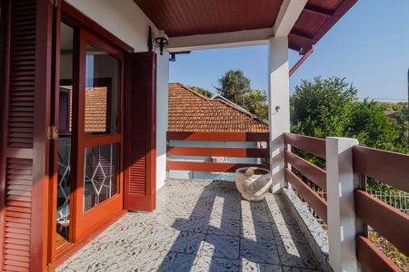 Casa para alugar com 206m², 4 quartos e 5 vagas Casa para alugar com 206m², 4 quartos e 5 vagasSacada/Sala