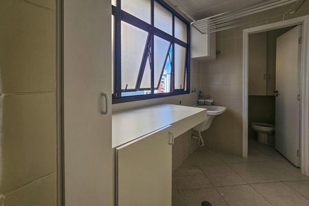 Apartamento para alugar com 158m², 4 quartos e 2 vagas Apartamento para alugar com 158m², 4 quartos e 2 vagasÁrea de serviço
