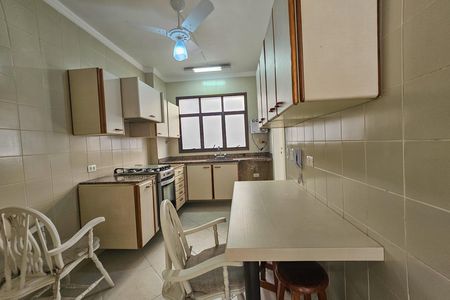 Apartamento para alugar com 158m², 4 quartos e 2 vagas Apartamento para alugar com 158m², 4 quartos e 2 vagasCozinha