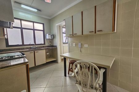 Cozinha de apartamento para alugar com 4 quartos, 158m² em Barra Funda, Guarujá