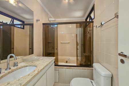 Apartamento para alugar com 158m², 4 quartos e 2 vagas Apartamento para alugar com 158m², 4 quartos e 2 vagasBanheiro social