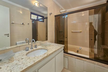 Apartamento para alugar com 158m², 4 quartos e 2 vagas Apartamento para alugar com 158m², 4 quartos e 2 vagasBanheiro social