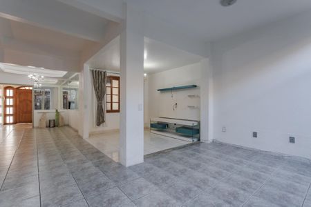 Sala de casa à venda com 3 quartos, 190m² em Rubem Berta, Porto Alegre