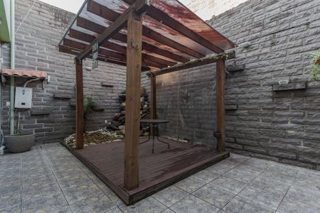 Área externa de casa à venda com 3 quartos, 190m² em Rubem Berta, Porto Alegre