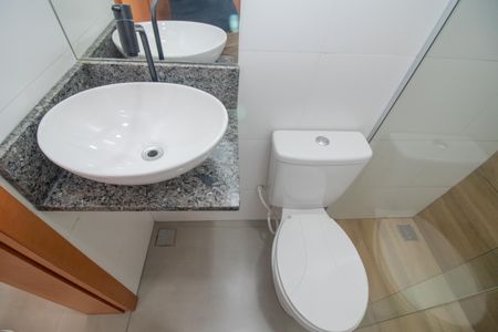 Casa à venda com 75m², 2 quartos e 2 vagas Casa à venda com 75m², 2 quartos e 2 vagasBanheiro da Suíte 2