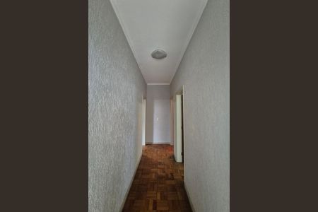 Casa à venda com 194m², 4 quartos e 2 vagasCorredor 