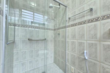 Casa à venda com 194m², 4 quartos e 2 vagasBanheiro da Suíte