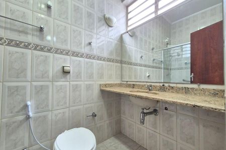 Casa à venda com 194m², 4 quartos e 2 vagasBanheiro da Suíte