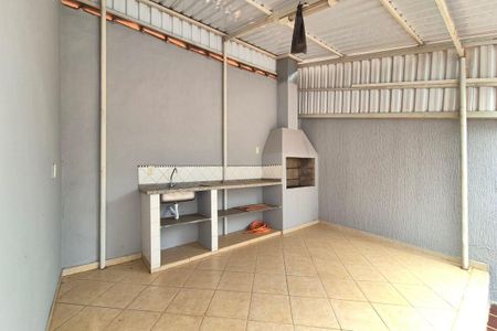 Casa à venda com 194m², 4 quartos e 2 vagasÁrea comum - Churrasqueira