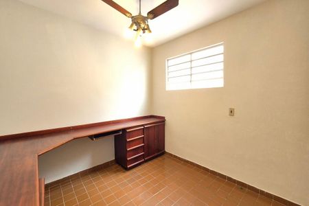 Casa à venda com 194m², 4 quartos e 2 vagasQuarto 4 - Suíte