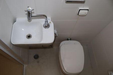 Banheiro Social de kitnet/studio à venda com 1 quarto, 53m² em Vila Buarque, São Paulo