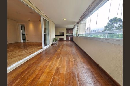 Apartamento à venda com 206m², 3 quartos e 3 vagasSacada da Sala