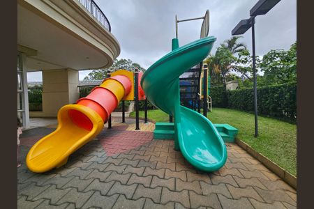 Apartamento à venda com 206m², 3 quartos e 3 vagasÁrea comum - Playground