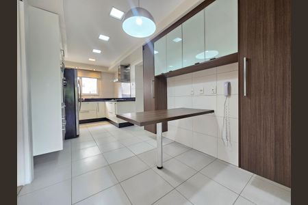 Apartamento à venda com 206m², 3 quartos e 3 vagasCozinha