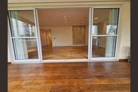 Apartamento à venda com 206m², 3 quartos e 3 vagasSacada da Sala