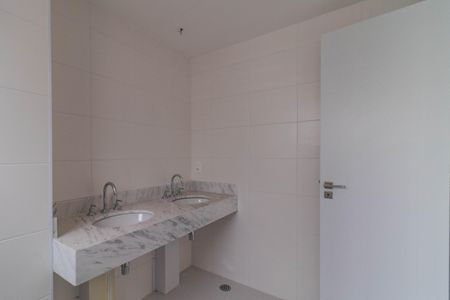 Apartamento à venda com 135m², 3 quartos e 2 vagasBanheiro da Suíte 3