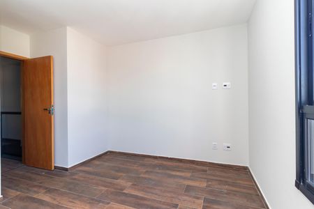 Casa à venda com 135m², 2 quartos e 3 vagasSuíte