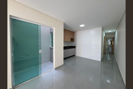 Casa à venda com 140m², 3 quartos e 2 vagas Casa à venda com 140m², 3 quartos e 2 vagasCozinha