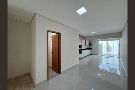 Casa à venda com 140m², 3 quartos e 2 vagas Casa à venda com 140m², 3 quartos e 2 vagasCobertura