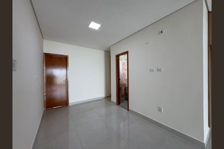 Casa à venda com 140m², 3 quartos e 2 vagas Casa à venda com 140m², 3 quartos e 2 vagasCobertura