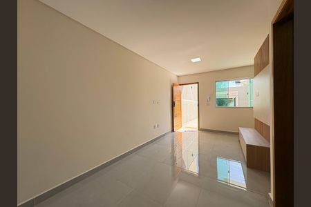 Casa à venda com 140m², 3 quartos e 2 vagas Casa à venda com 140m², 3 quartos e 2 vagasSala