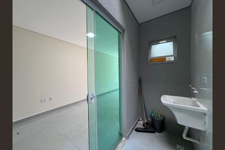 Casa à venda com 140m², 3 quartos e 2 vagas Casa à venda com 140m², 3 quartos e 2 vagasLavanderia