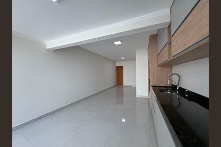Casa à venda com 140m², 3 quartos e 2 vagas Casa à venda com 140m², 3 quartos e 2 vagasCobertura