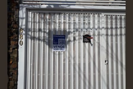 Casa à venda com 140m², 3 quartos e 2 vagas Casa à venda com 140m², 3 quartos e 2 vagasFachada + plaquinha